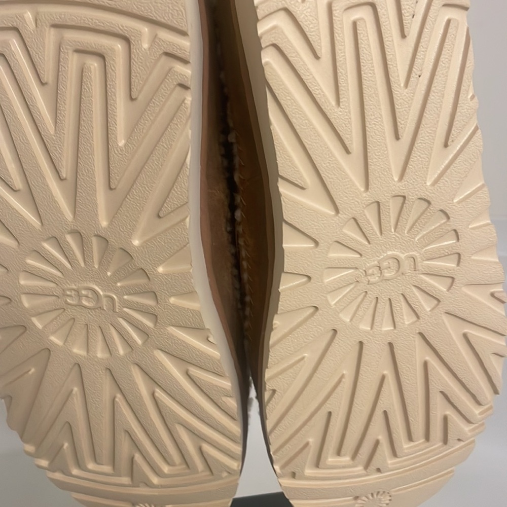 UGG Loafers - Picture 6 of 6
